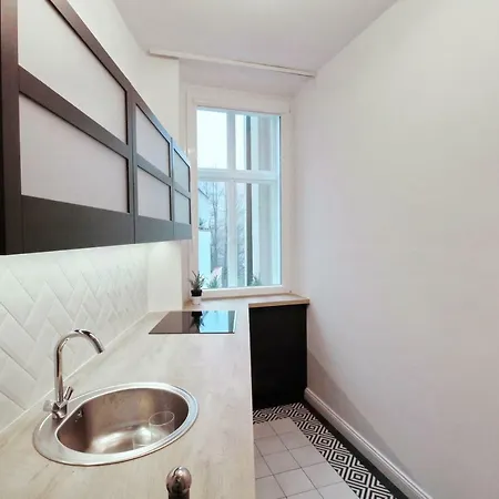 Diagonal Apartment *